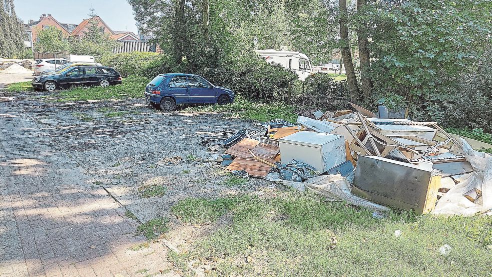 Umweltverschmutzung Grundstück in Papenburg verkommt zur Müllhalde