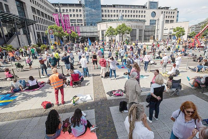 Zulauf zu Demonstrationen gegen Corona Beschränkungen sinkt General