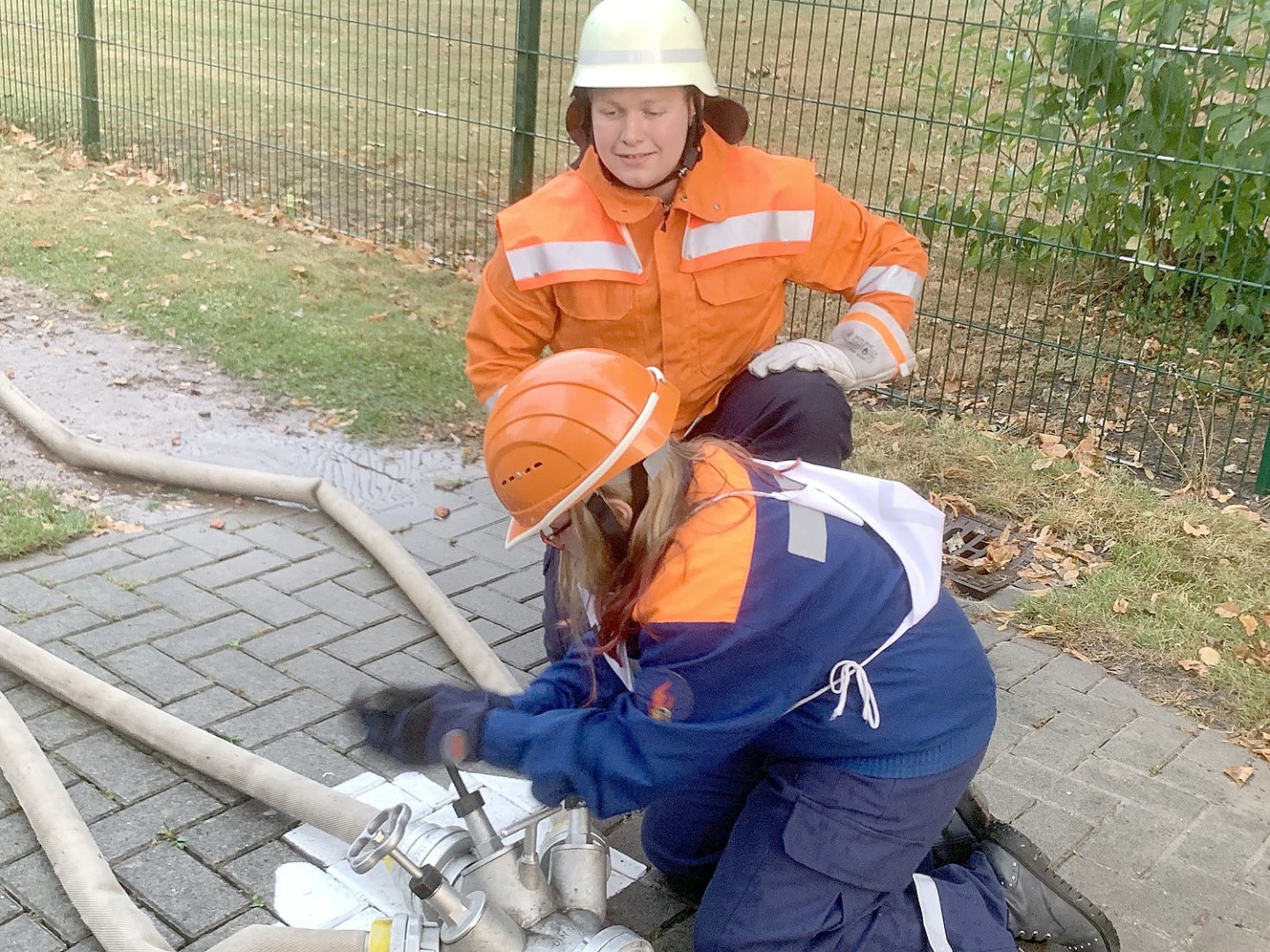 "Eimerfestspiele" bei der Wehr in Burlage - Bild 1