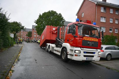 Großer Einsatz nach Explosion in Emden - Bild 11