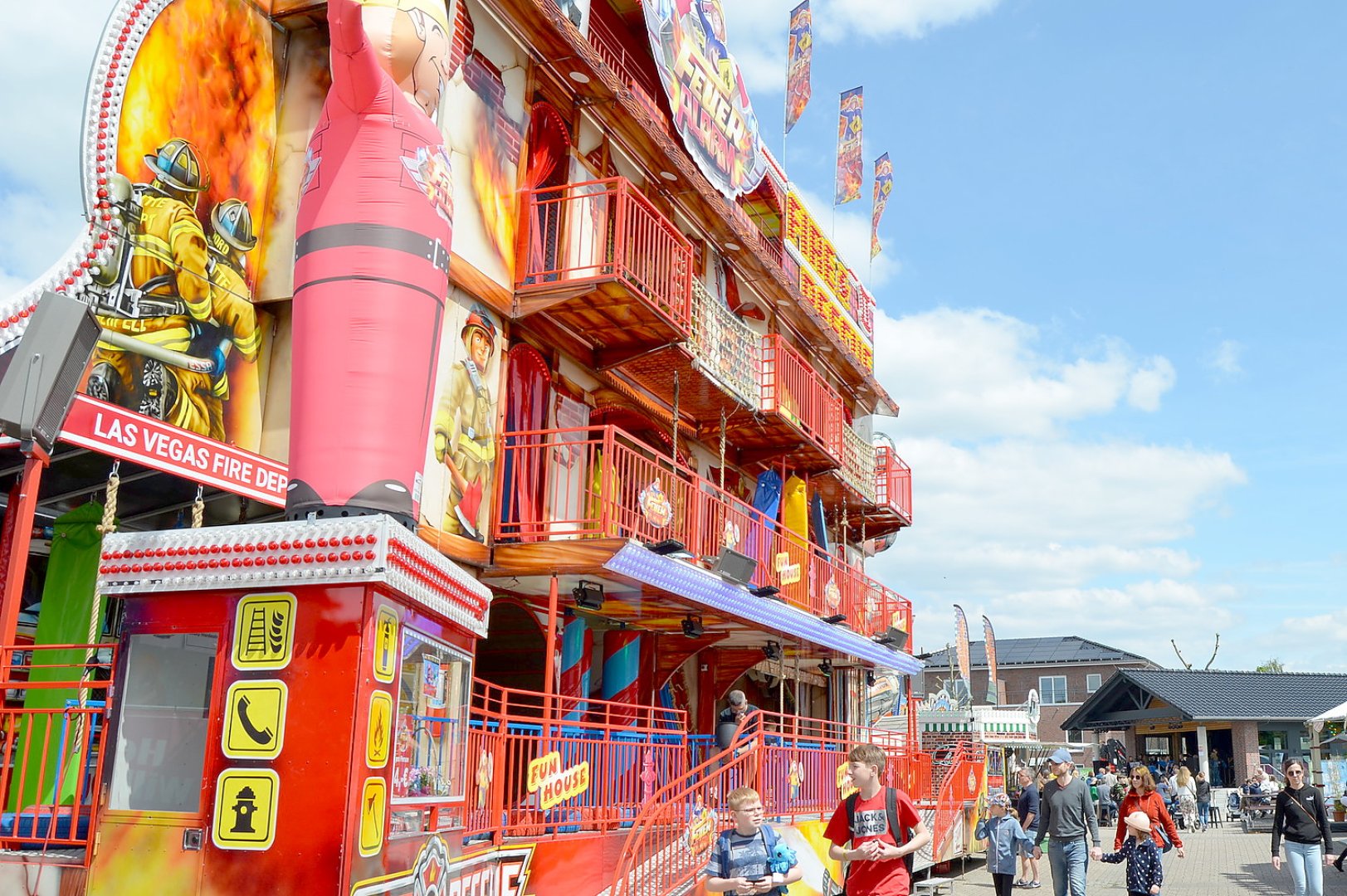 Buntes Treiben beim Fehntjer Frühjahrsmarkt - Bild 1