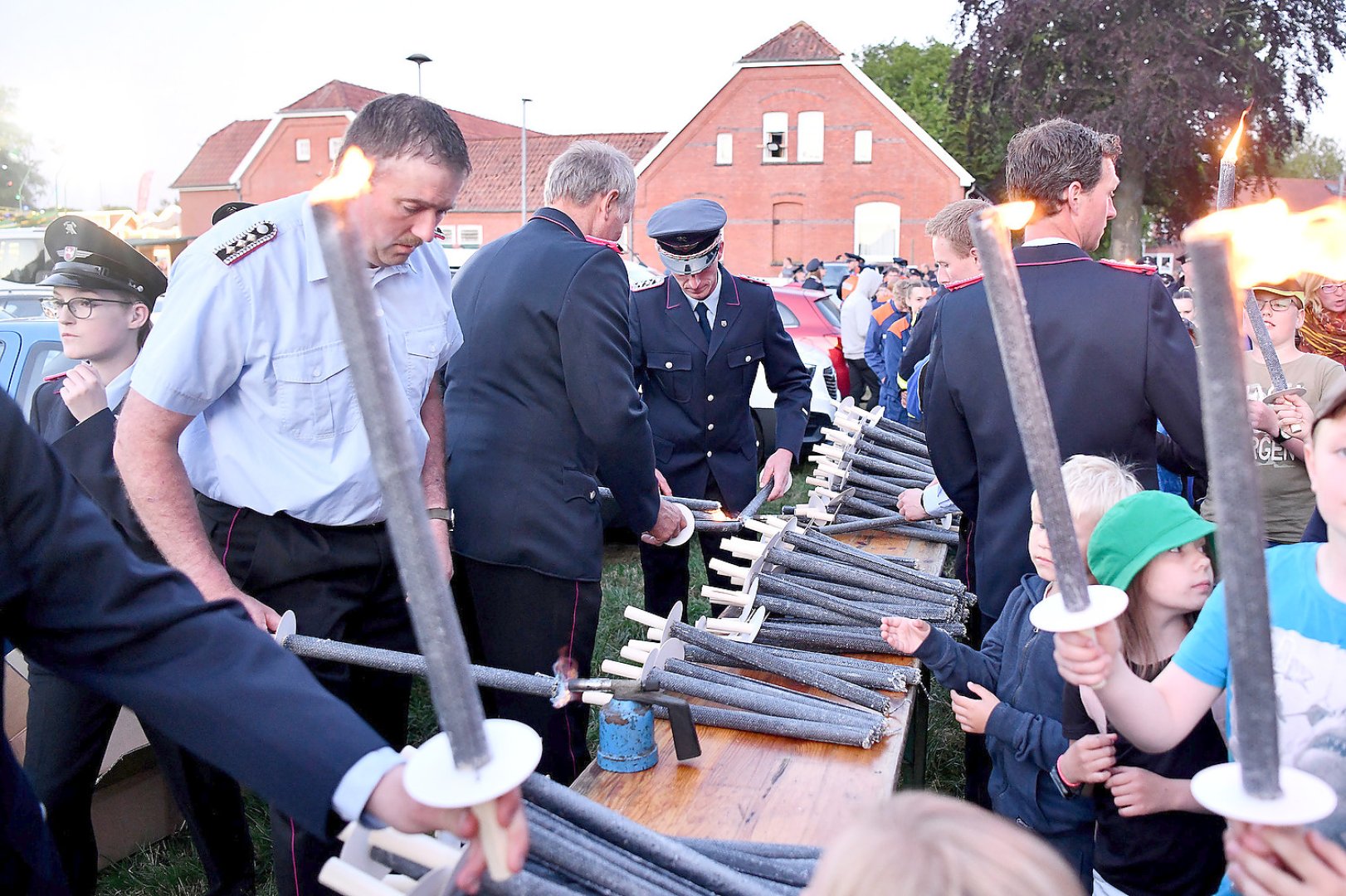 Feuerwehrfest Hatshausen hat begonnen - Bild 13