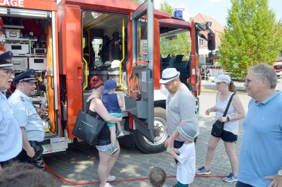 Sommerwetter bei Fehntjer Rathausfest - Bild 16