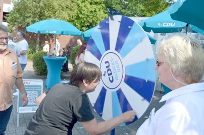 Sommerwetter bei Fehntjer Rathausfest - Bild 19