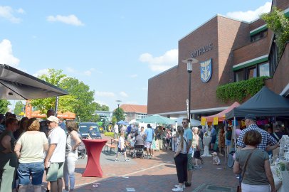 Sommerwetter bei Fehntjer Rathausfest - Bild 21