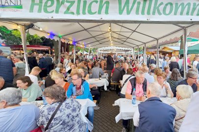 Impressionen vom Moormerländer Weinfest - Bild 13