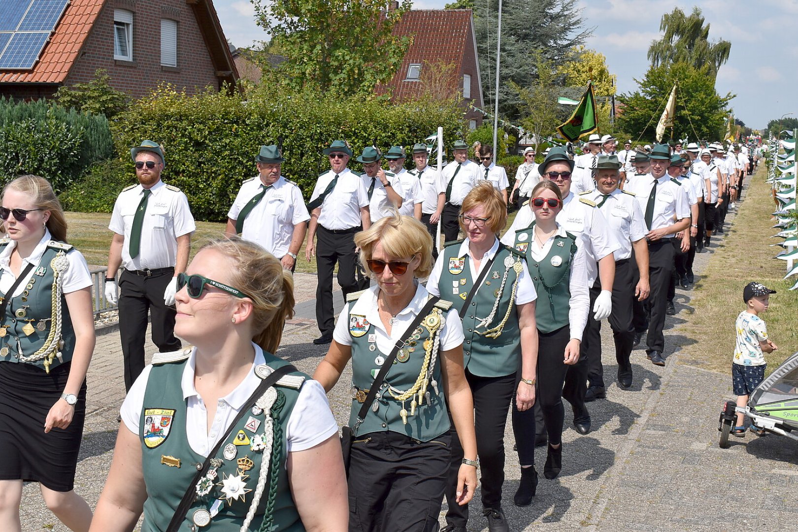 Das war das Ostrhauderfehner Schützenfest 2022 - Bild 29