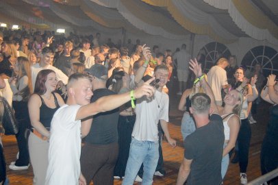 Disco-Abend auf Ostrhauderfehner Schützenfest - Bild 15