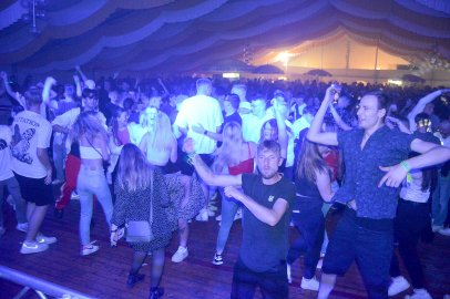 Disco-Abend auf Ostrhauderfehner Schützenfest - Bild 33