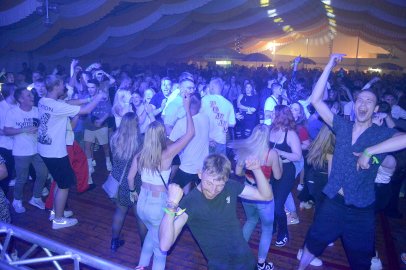 Disco-Abend auf Ostrhauderfehner Schützenfest - Bild 34