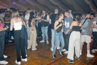 Disco-Abend auf Ostrhauderfehner Schützenfest - Bild 71