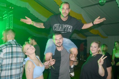 Disco-Abend auf Ostrhauderfehner Schützenfest - Bild 78