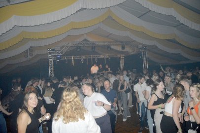 Disco-Abend auf Ostrhauderfehner Schützenfest - Bild 82