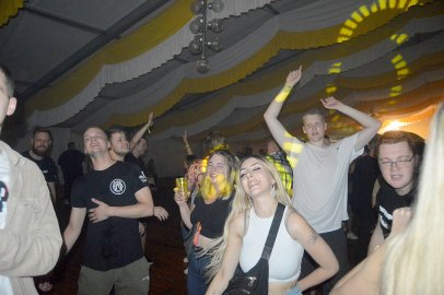 Disco-Abend auf Ostrhauderfehner Schützenfest - Bild 105