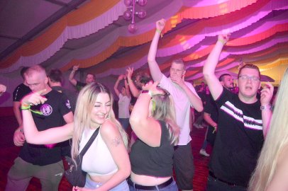 Disco-Abend auf Ostrhauderfehner Schützenfest - Bild 106