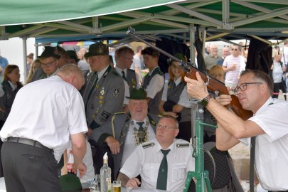 Alle Teilnehmer des Königsschießens - Bild 3