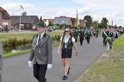 Der Schützenfest-Sonntag in Ostrhauderfehn - Bild 10