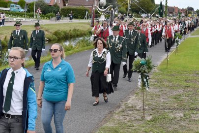 Der Schützenfest-Sonntag in Ostrhauderfehn - Bild 14