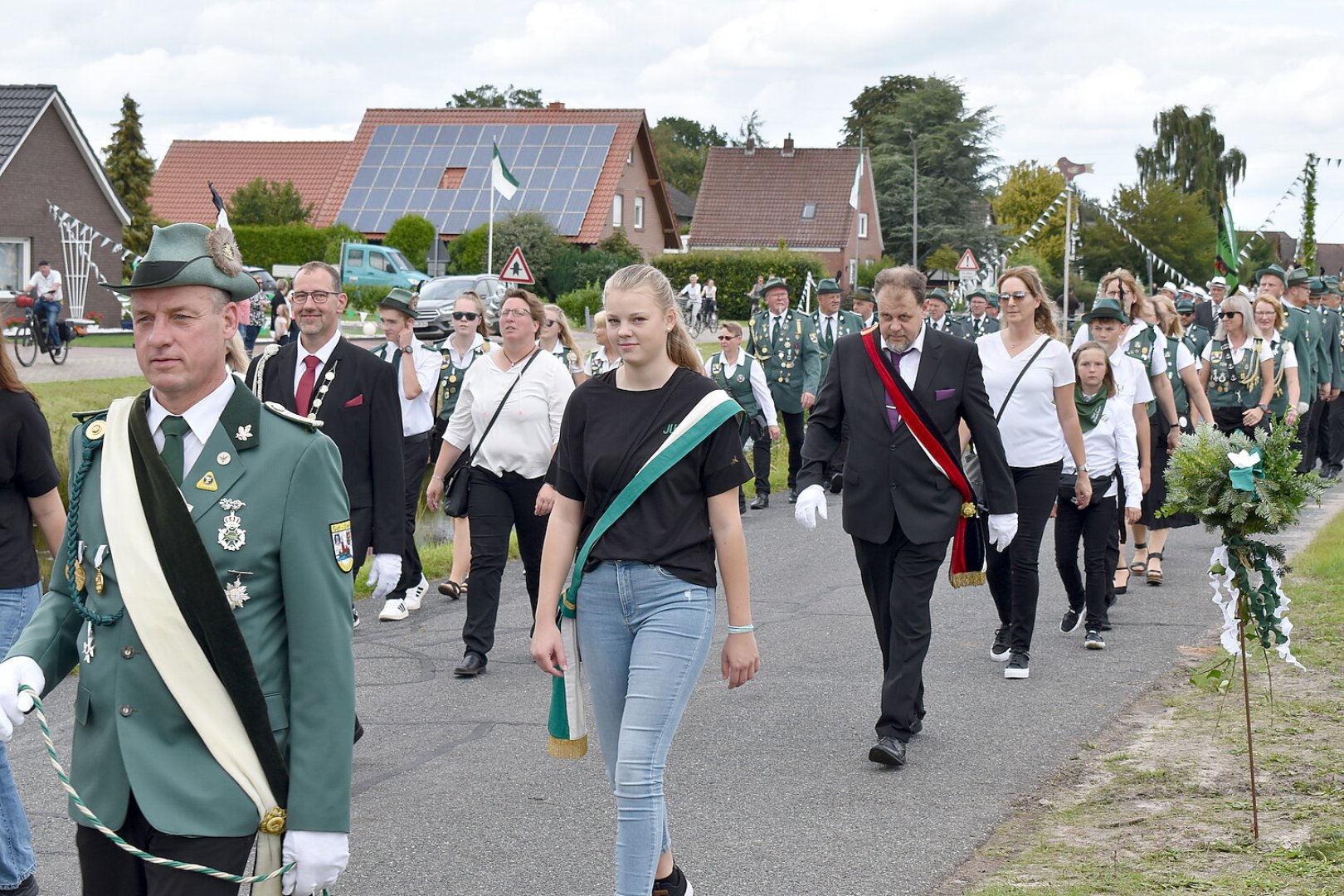 Der Schützenfest-Sonntag in Ostrhauderfehn - Bild 23