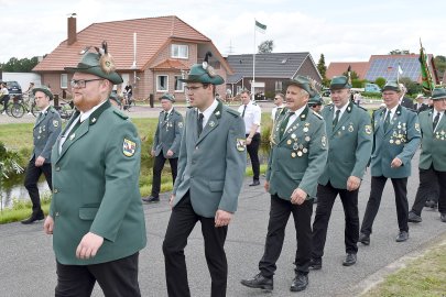 Der Schützenfest-Sonntag in Ostrhauderfehn - Bild 30