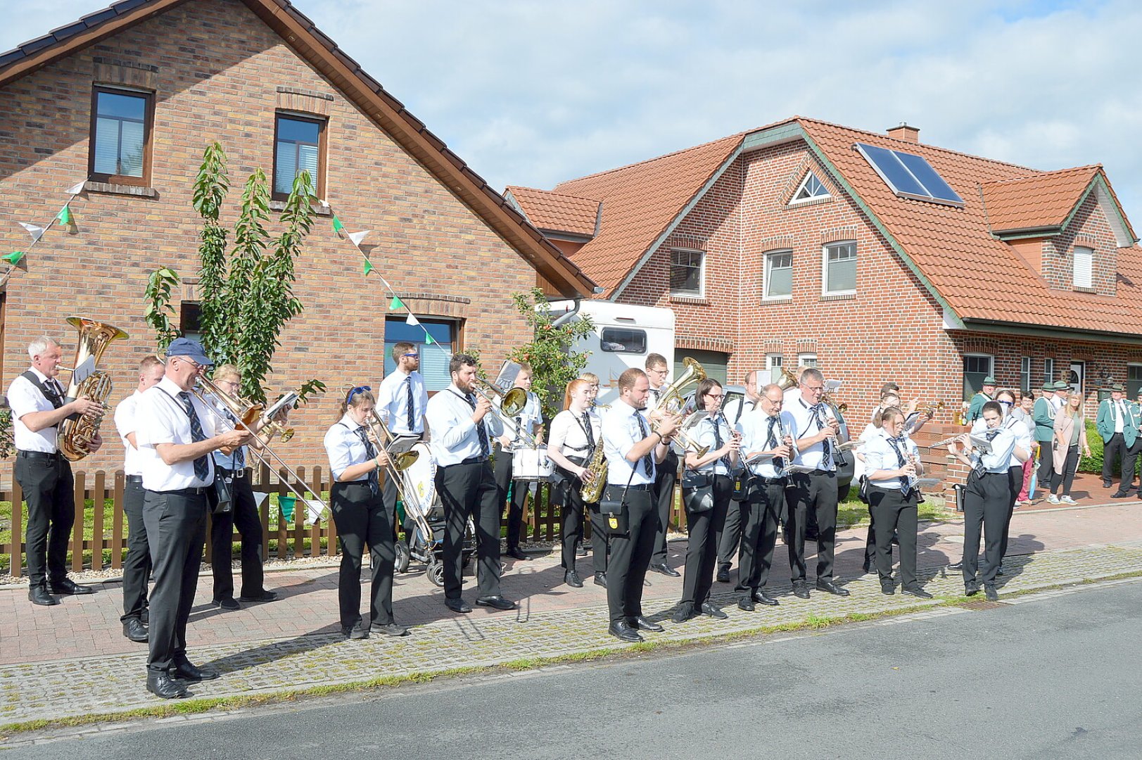 Völlenerkönigsfehner feierten ihr Schützenfest - Bild 3