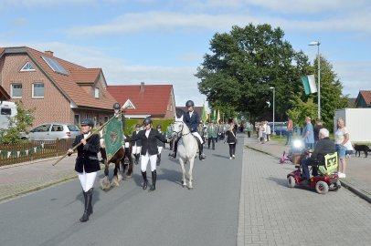 Völlenerkönigsfehner feierten ihr Schützenfest - Bild 12