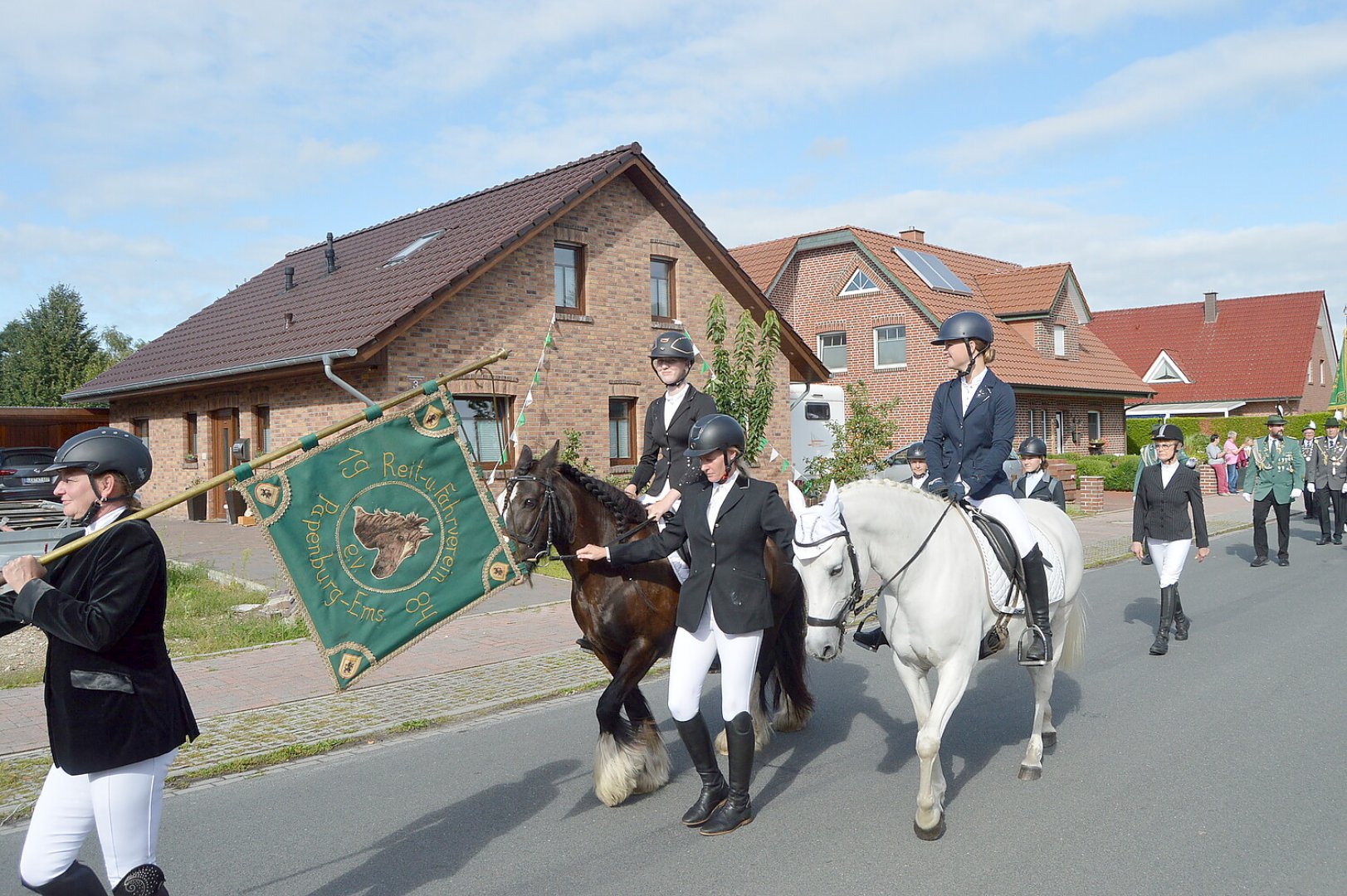 Völlenerkönigsfehner feierten ihr Schützenfest - Bild 13