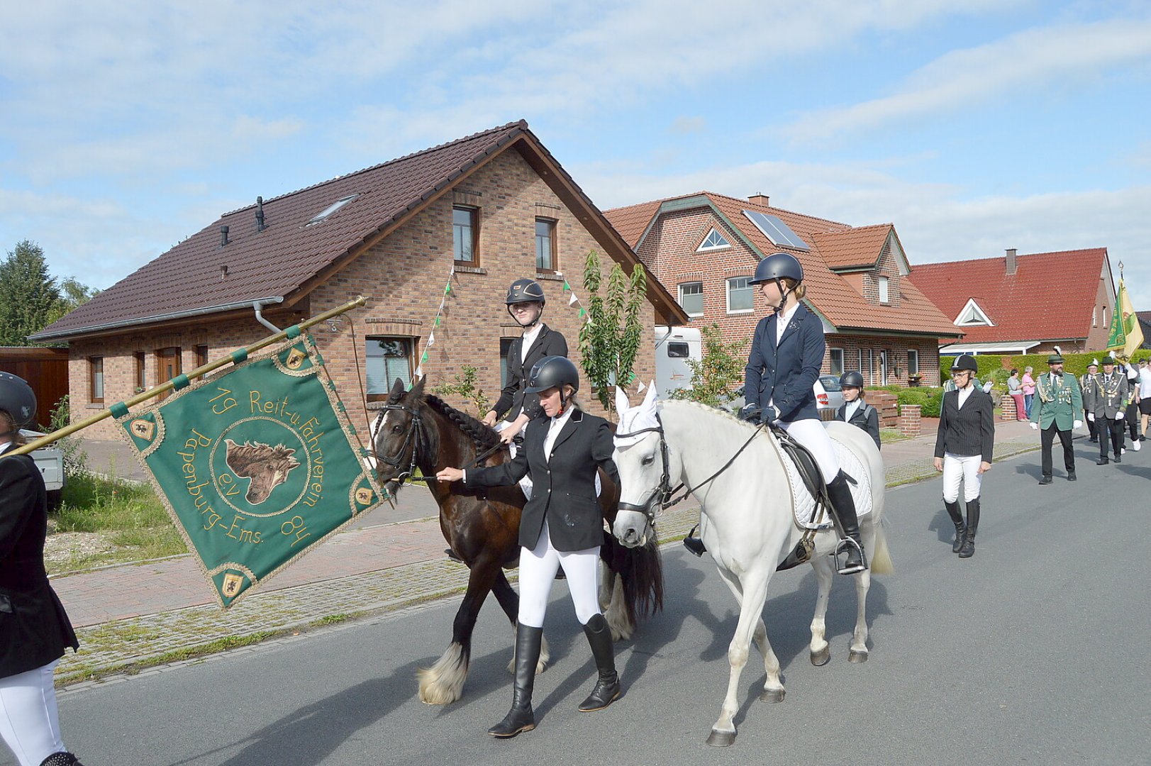 Völlenerkönigsfehner feierten ihr Schützenfest - Bild 14