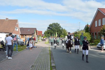 Völlenerkönigsfehner feierten ihr Schützenfest - Bild 15