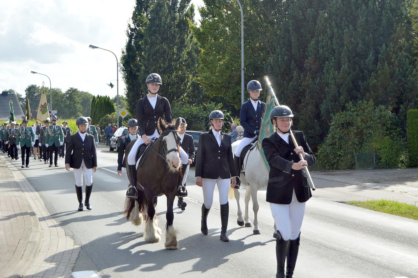 Völlenerkönigsfehner feierten ihr Schützenfest - Bild 19