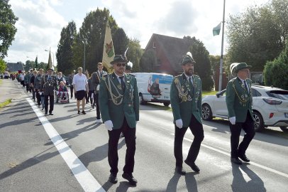 Völlenerkönigsfehner feierten ihr Schützenfest - Bild 23