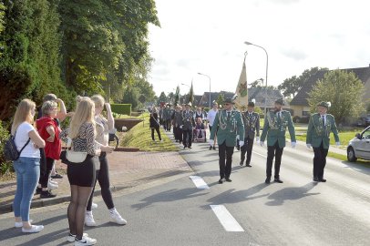 Völlenerkönigsfehner feierten ihr Schützenfest - Bild 28