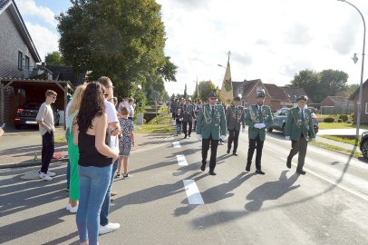 Völlenerkönigsfehner feierten ihr Schützenfest - Bild 32