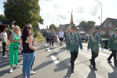 Völlenerkönigsfehner feierten ihr Schützenfest - Bild 33