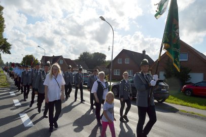 Völlenerkönigsfehner feierten ihr Schützenfest - Bild 35