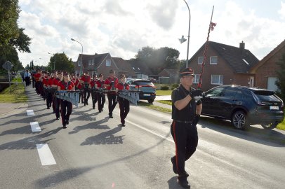 Völlenerkönigsfehner feierten ihr Schützenfest - Bild 42