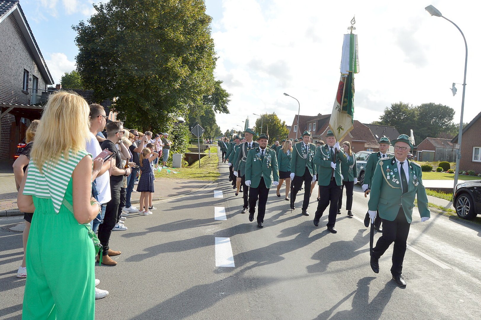 Völlenerkönigsfehner feierten ihr Schützenfest - Bild 44