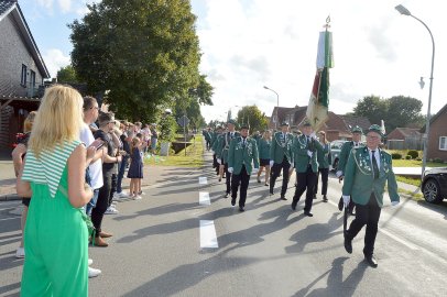 Völlenerkönigsfehner feierten ihr Schützenfest - Bild 44