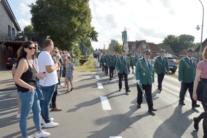 Völlenerkönigsfehner feierten ihr Schützenfest - Bild 47