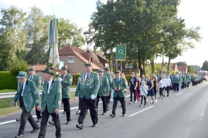 Völlenerkönigsfehner feierten ihr Schützenfest - Bild 52