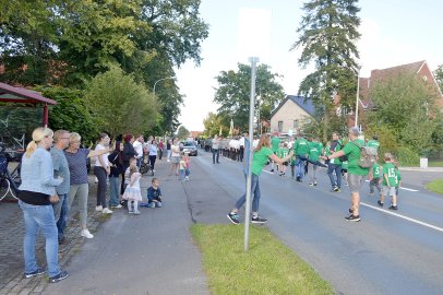 Völlenerkönigsfehner feierten ihr Schützenfest - Bild 54