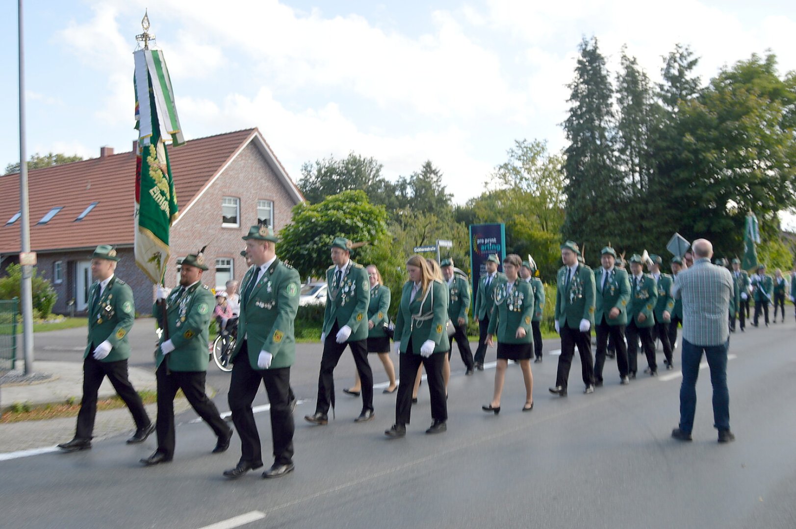 Völlenerkönigsfehner feierten ihr Schützenfest - Bild 58