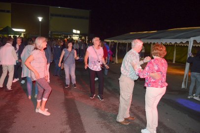 Gute Stimmung bei Oldie-Fete in Langholt - Bild 2