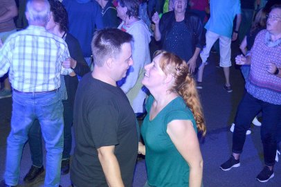 Gute Stimmung bei Oldie-Fete in Langholt - Bild 17