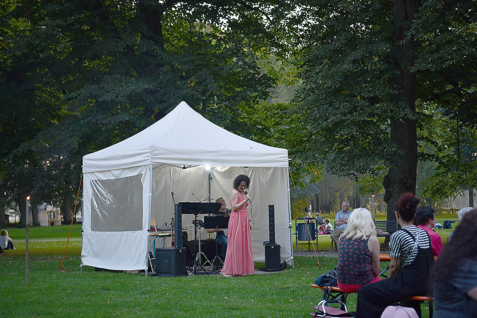 Lüch un Spööl im Leeraner Evenburg-Park - Bild 80