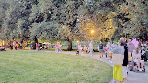 Lüch un Spööl im Leeraner Evenburg-Park - Bild 124