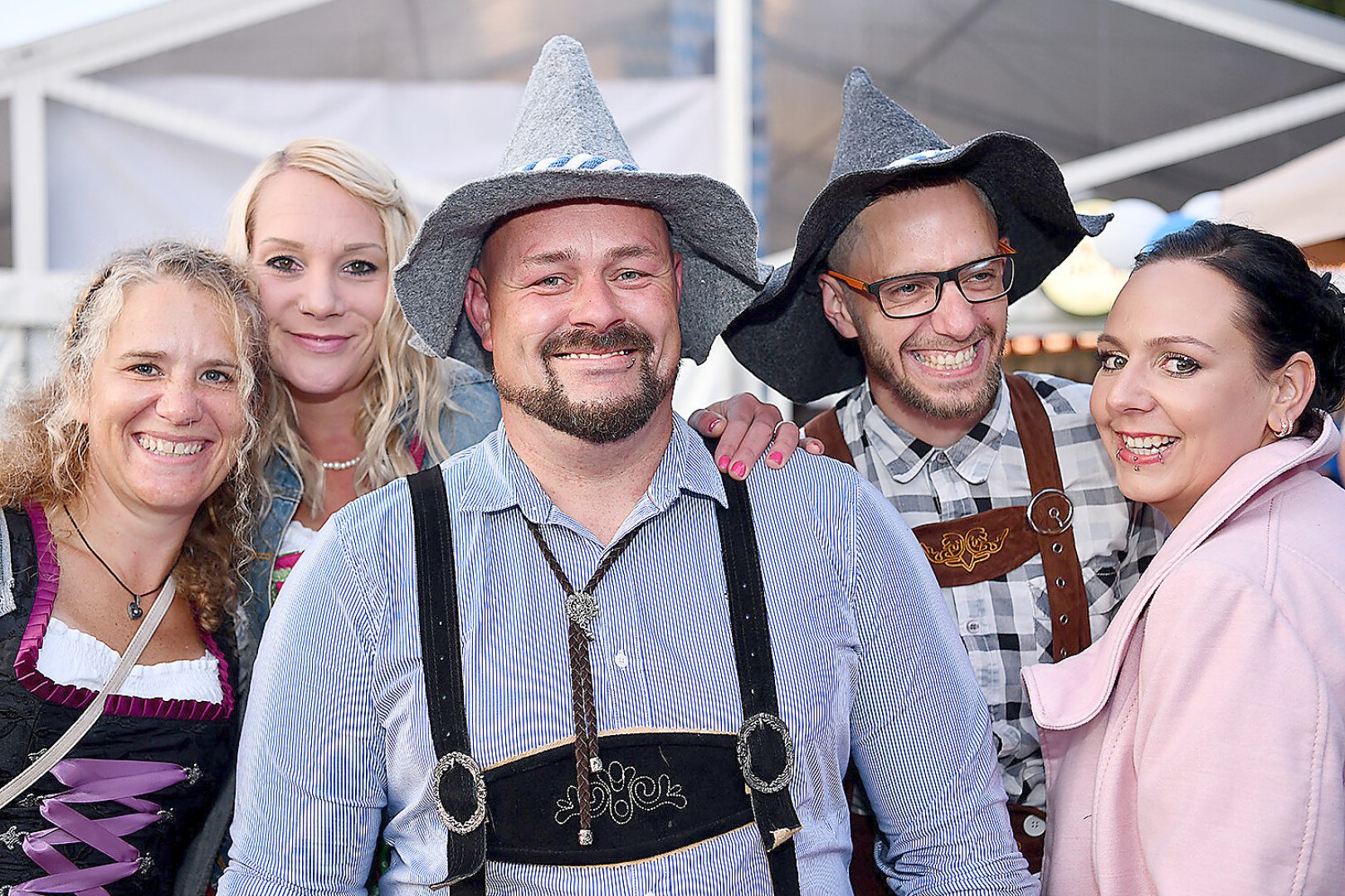 Zünftiges Oktoberfest in Holtland - Bild 1