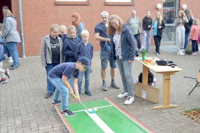 Hunderte Besucher beim Schulfest in Flachsmeer - Bild 3