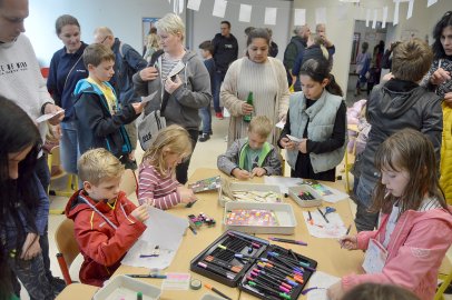 Hunderte Besucher beim Schulfest in Flachsmeer - Bild 4