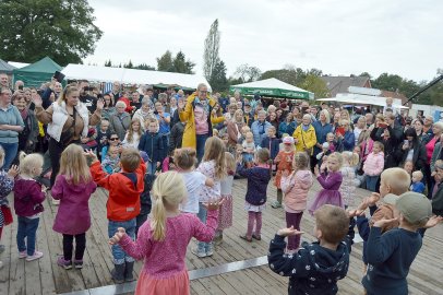 Auf dem Buurnmarkt in Ihrenerfeld war viel los - Bild 4